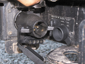 8000_3_Way_Trailer_Adapter_Action_1