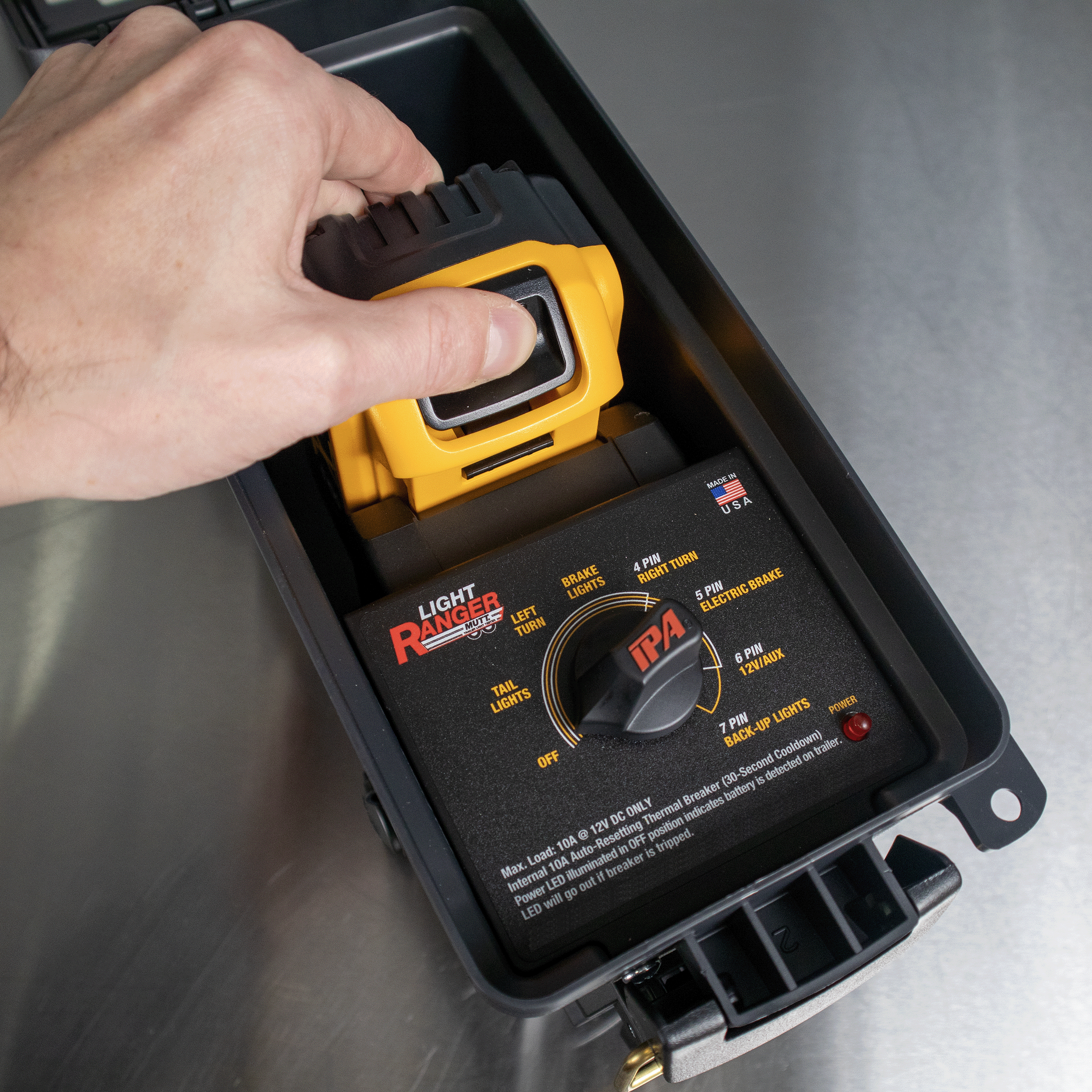 9101-D20C_Battery_Install